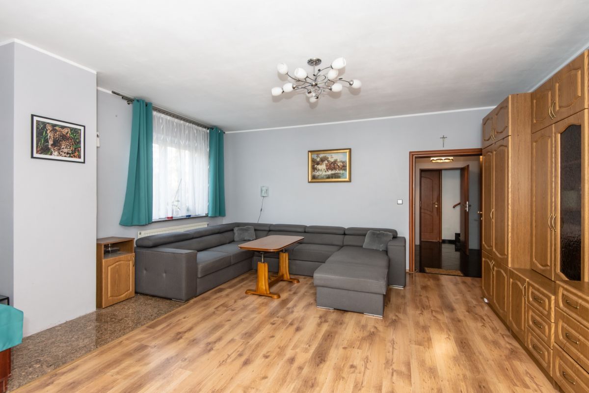 Dom 11 pokojowe na Sprzedaż