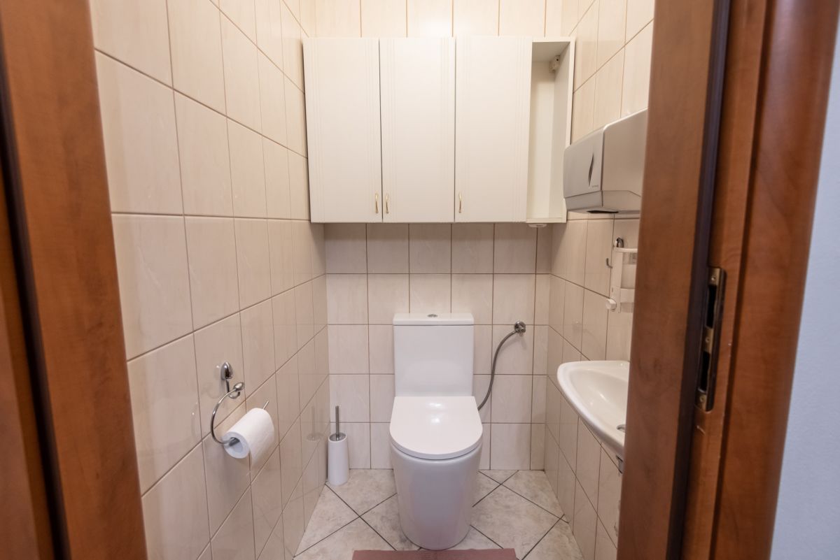 Dom 11 pokojowe na Sprzedaż