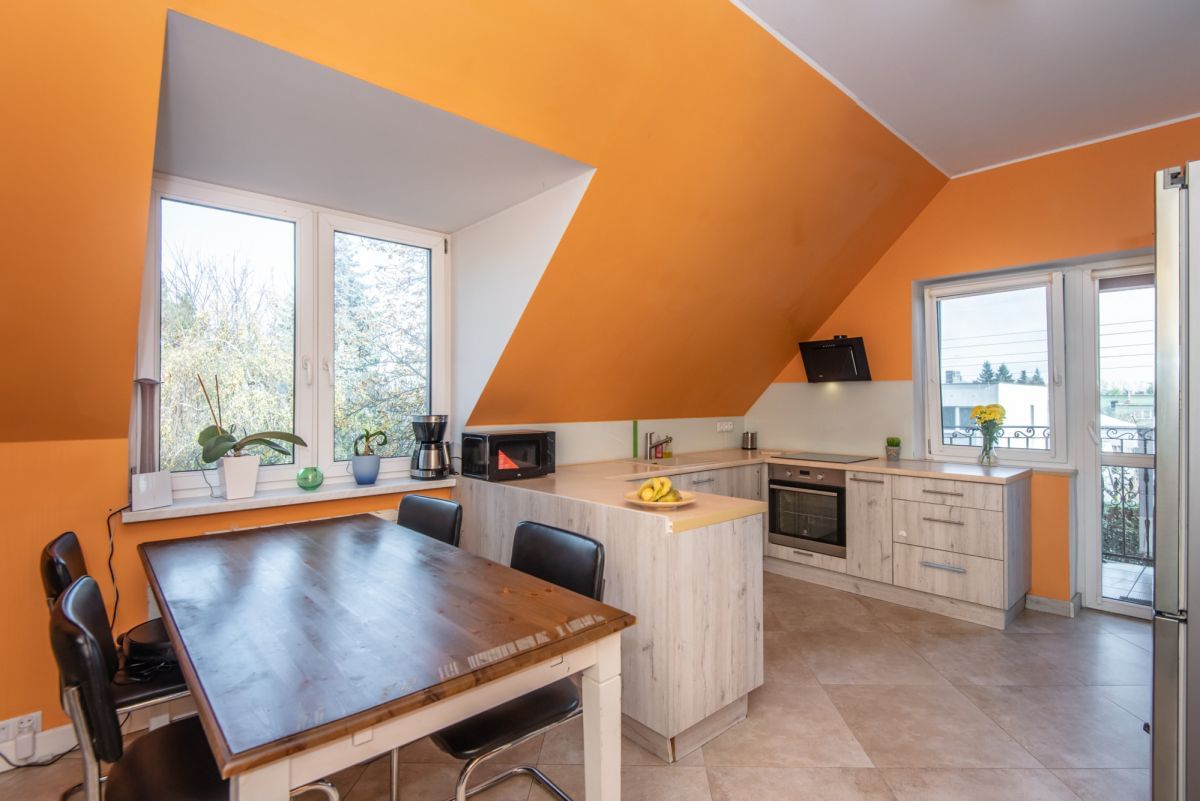 Dom 11 pokojowe na Sprzedaż