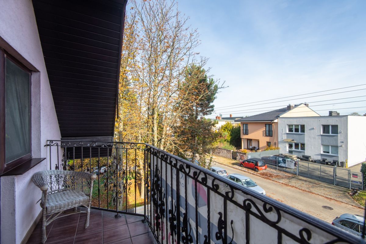 Dom 11 pokojowe na Sprzedaż