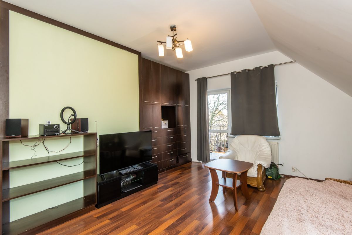 Dom 11 pokojowe na Sprzedaż