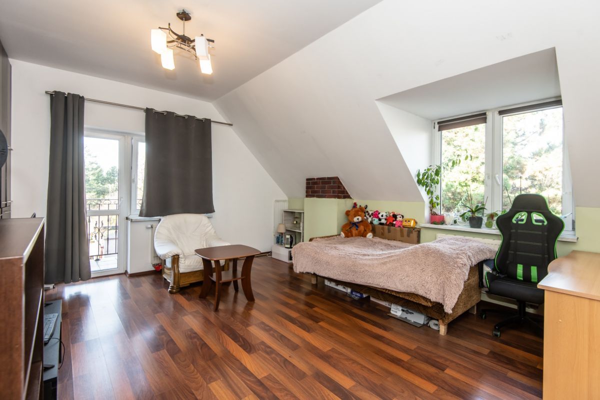 Dom 11 pokojowe na Sprzedaż