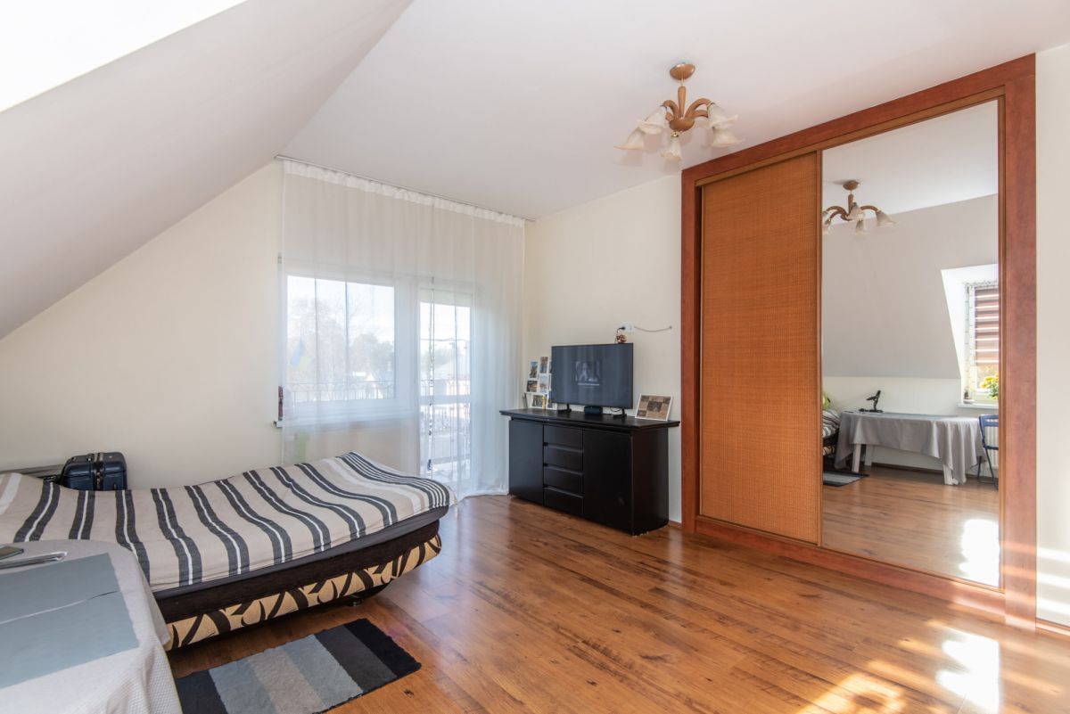 Dom 11 pokojowe na Sprzedaż