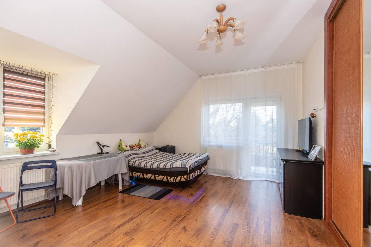 Dom 11 pokojowe na Sprzedaż