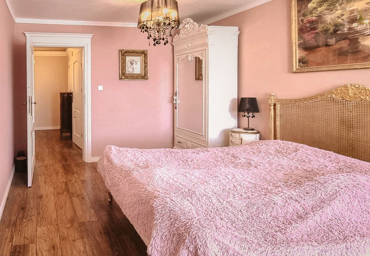 Mieszkanie 4 pokojowe na Sprzedaż