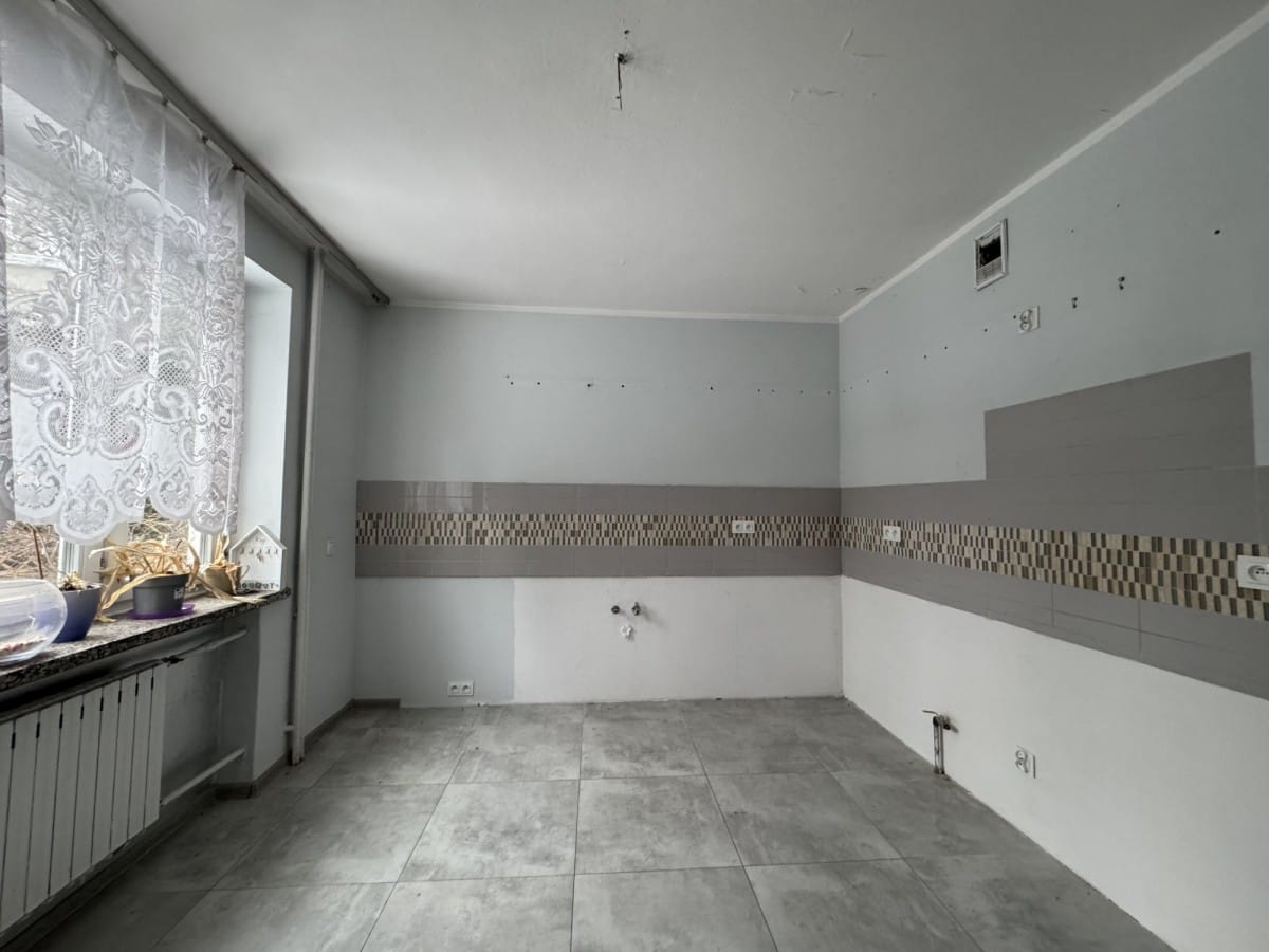 Dom 5 pokojowe na Sprzedaż