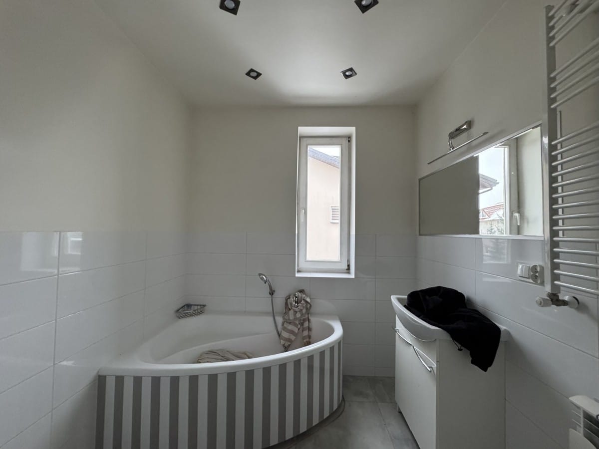 Dom 5 pokojowe na Sprzedaż