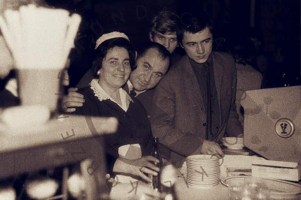 Lokal użytkowy  pokojowe na Sprzedaż