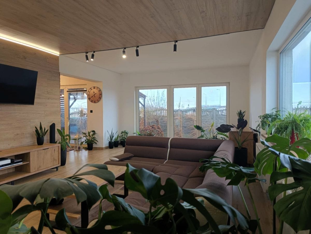 Dom 9 pokojowe na Sprzedaż