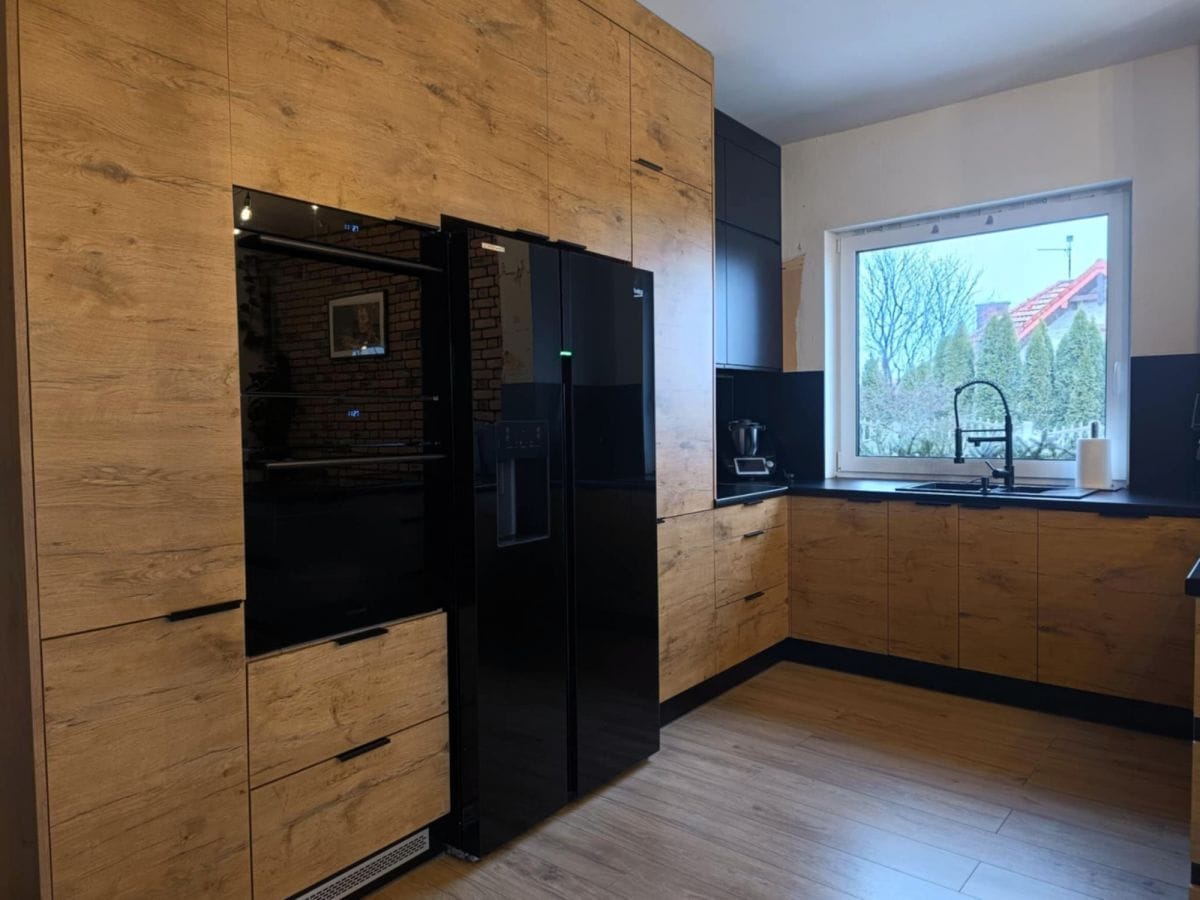 Dom 9 pokojowe na Sprzedaż