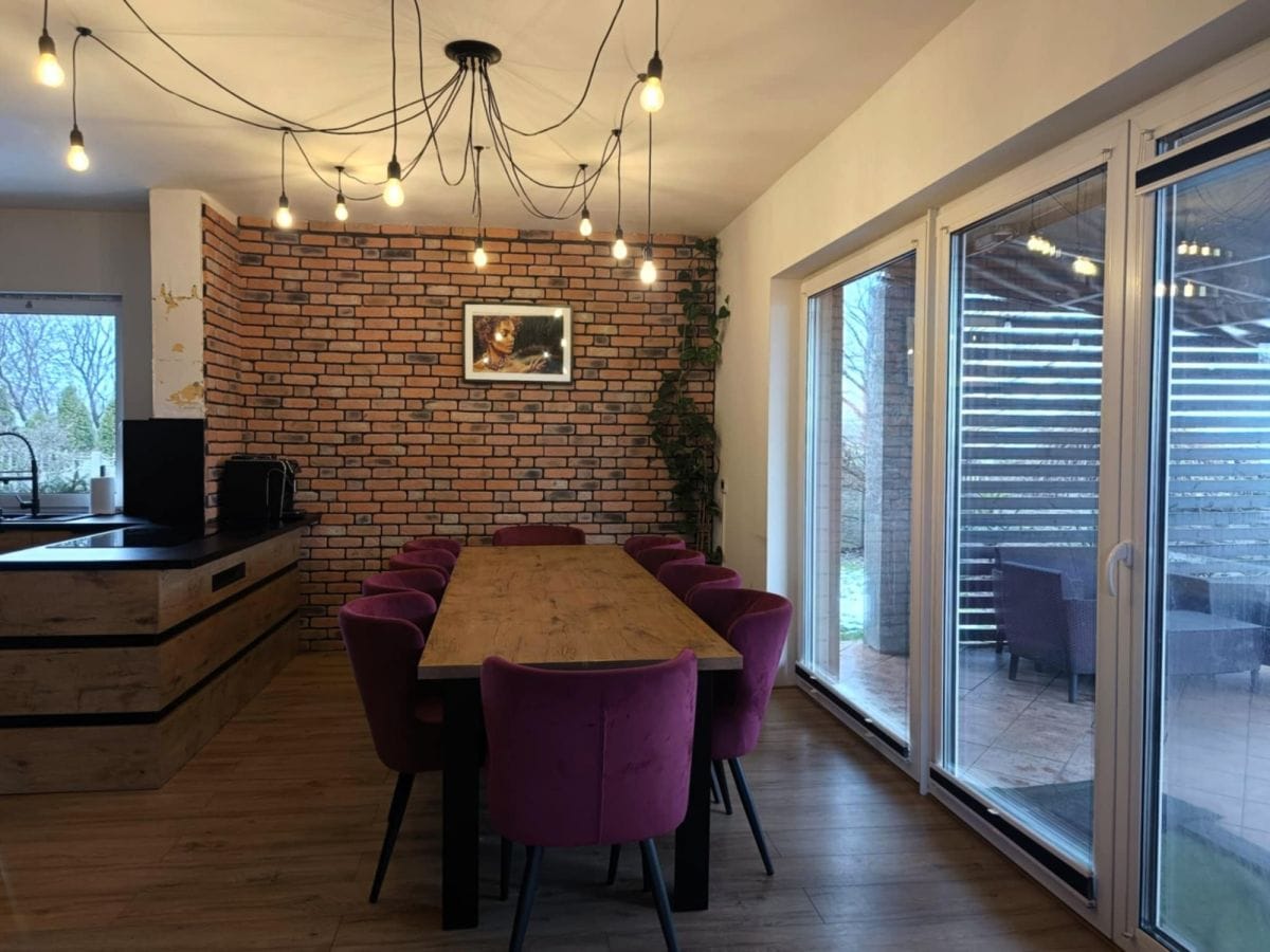 Dom 9 pokojowe na Sprzedaż