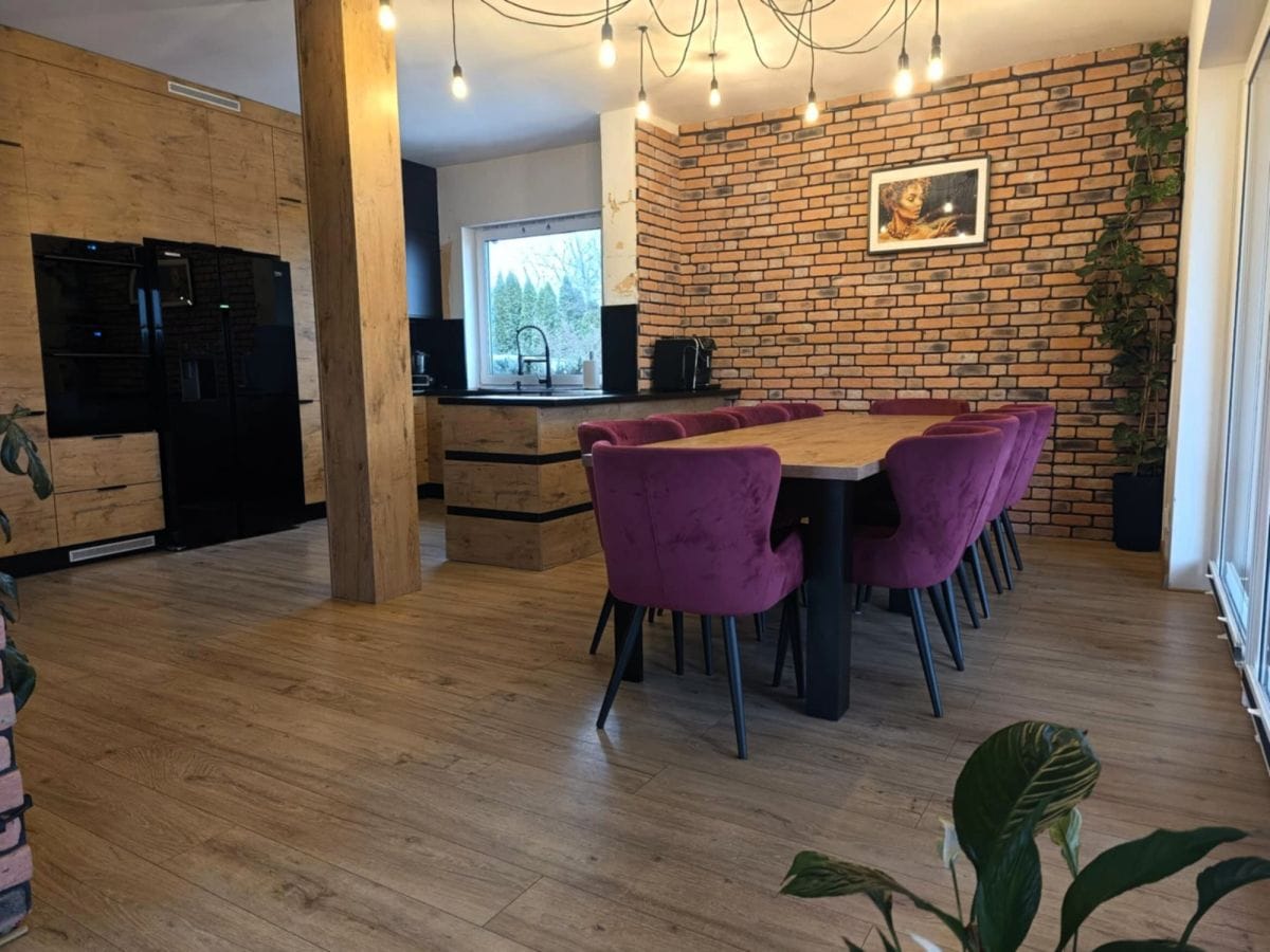 Dom 9 pokojowe na Sprzedaż