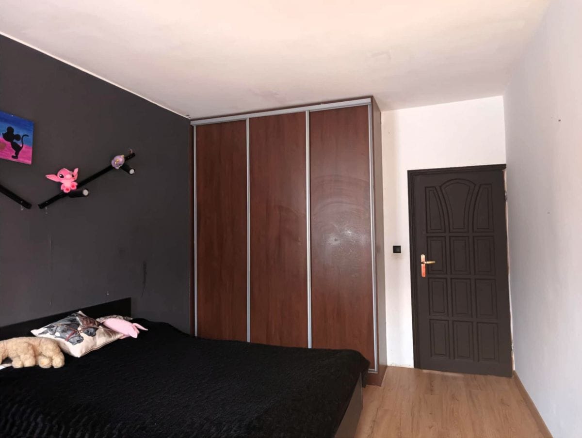 Dom 9 pokojowe na Sprzedaż