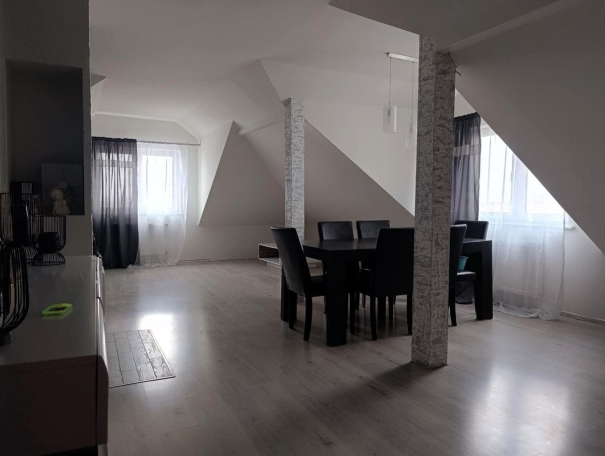 Dom 9 pokojowe na Sprzedaż