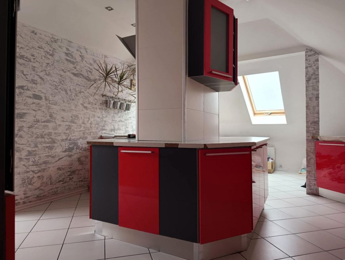 Dom 9 pokojowe na Sprzedaż