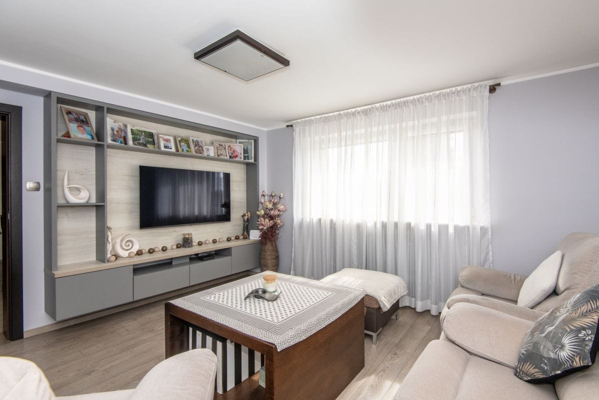 Dom 6 pokojowe na Sprzedaż