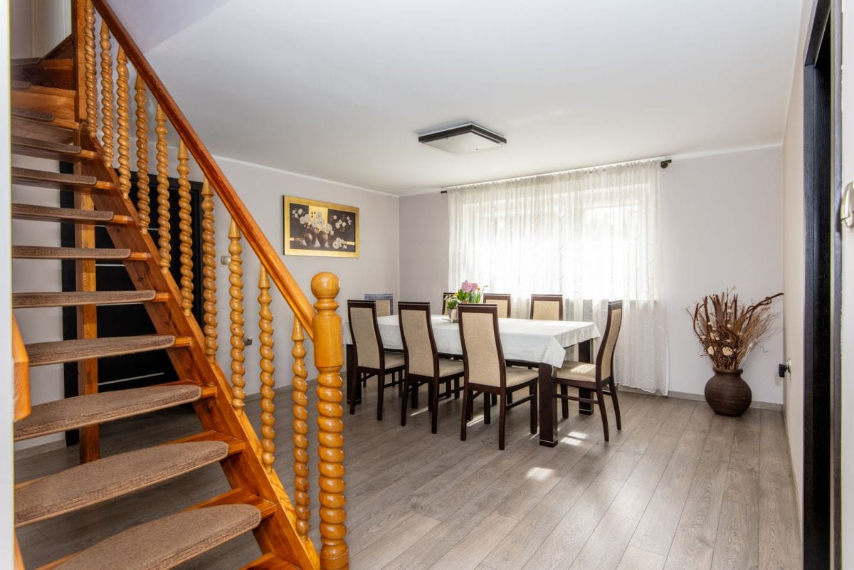 Dom 6 pokojowe na Sprzedaż