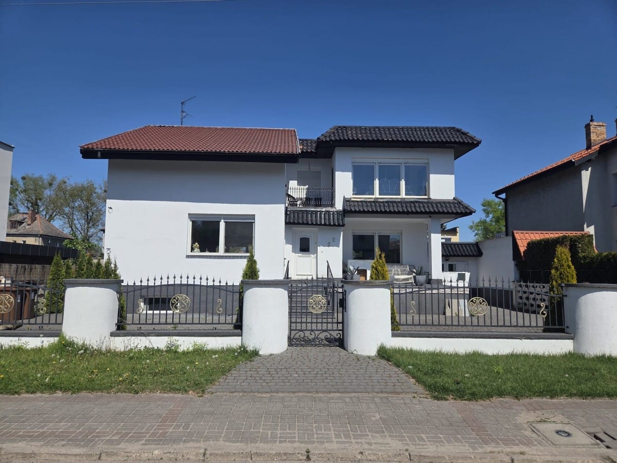 Dom 5 pokojowe na Sprzedaż