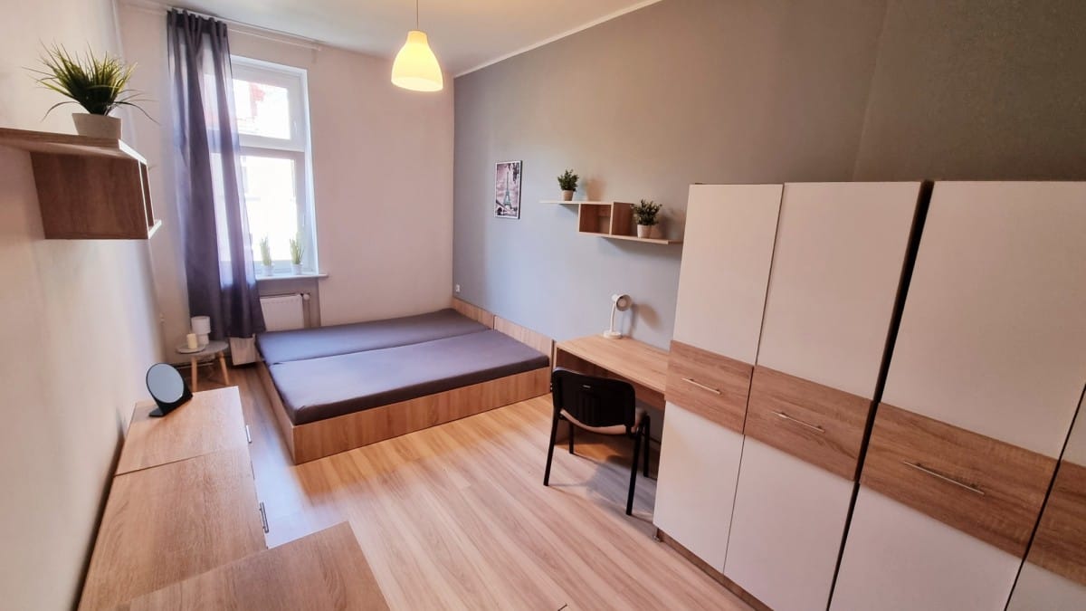 Mieszkanie 9 pokojowe na Sprzedaż