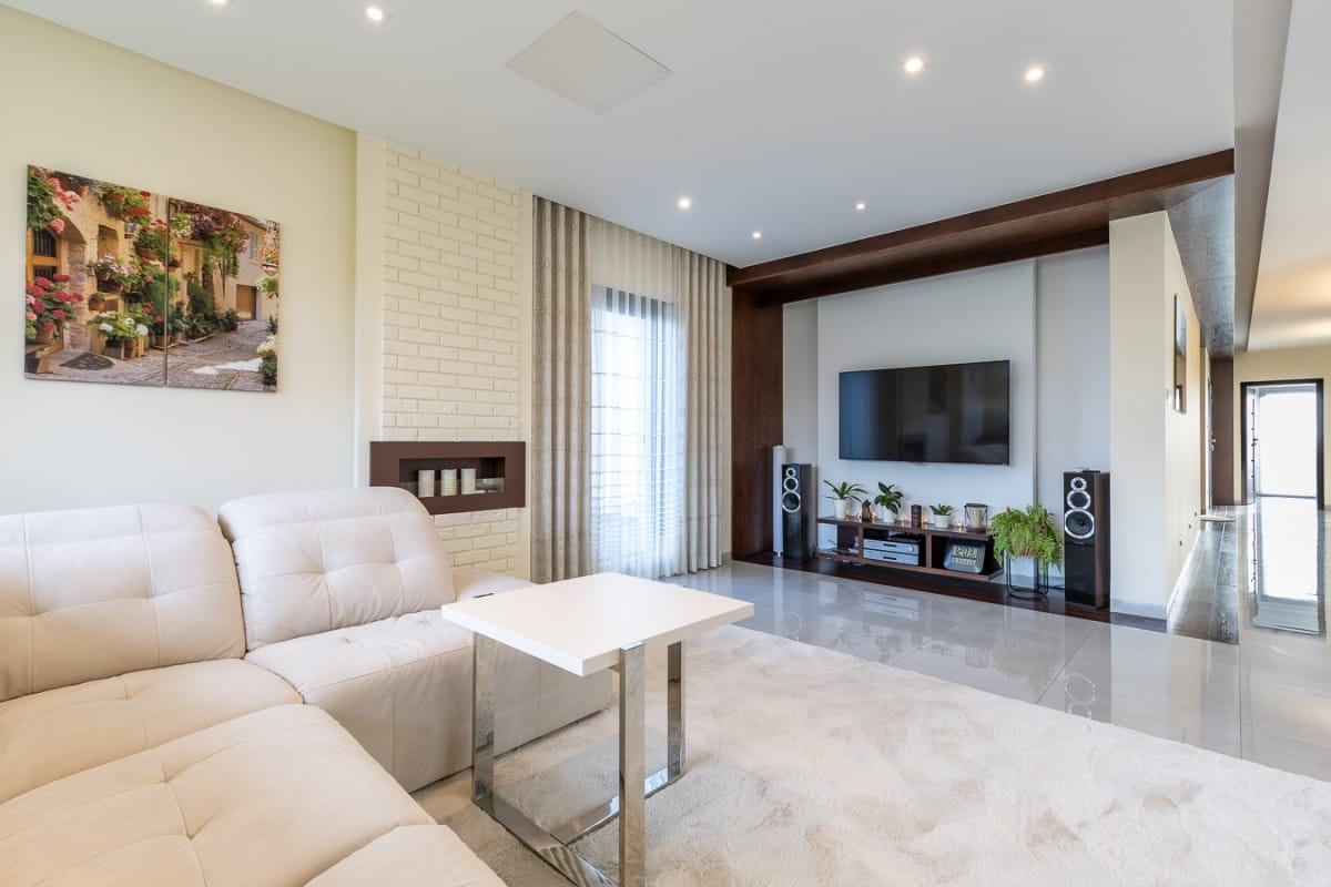 Dom 6 pokojowe na Sprzedaż