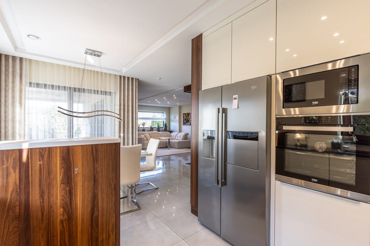 Dom 6 pokojowe na Sprzedaż