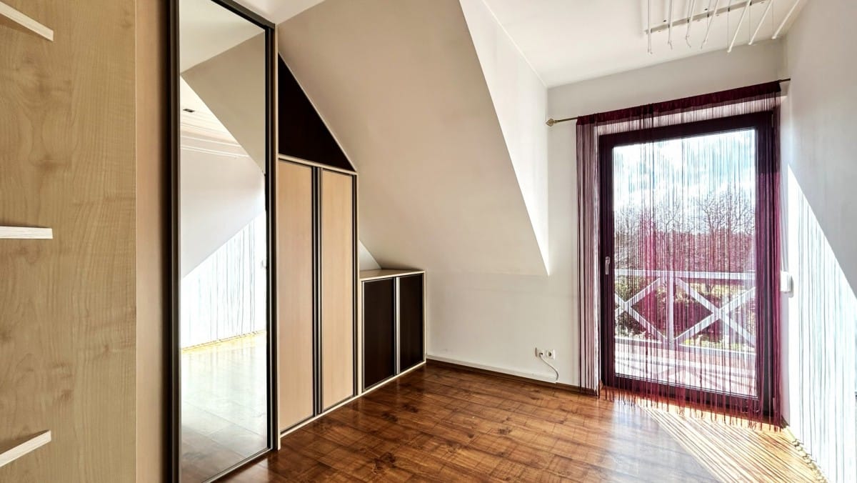 Dom 4 pokojowe na Sprzedaż