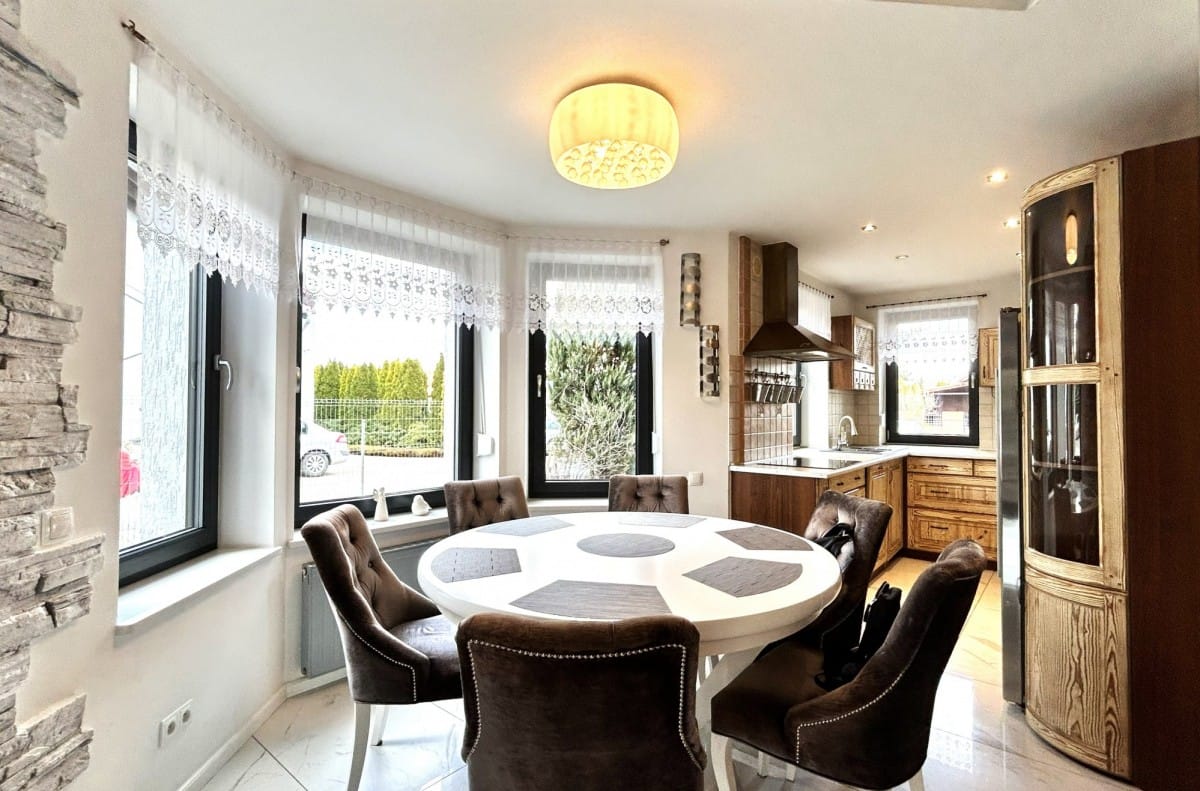 Dom 4 pokojowe na Sprzedaż