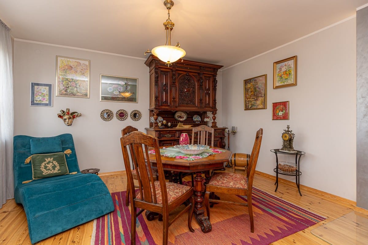 Dom 6 pokojowe na Sprzedaż