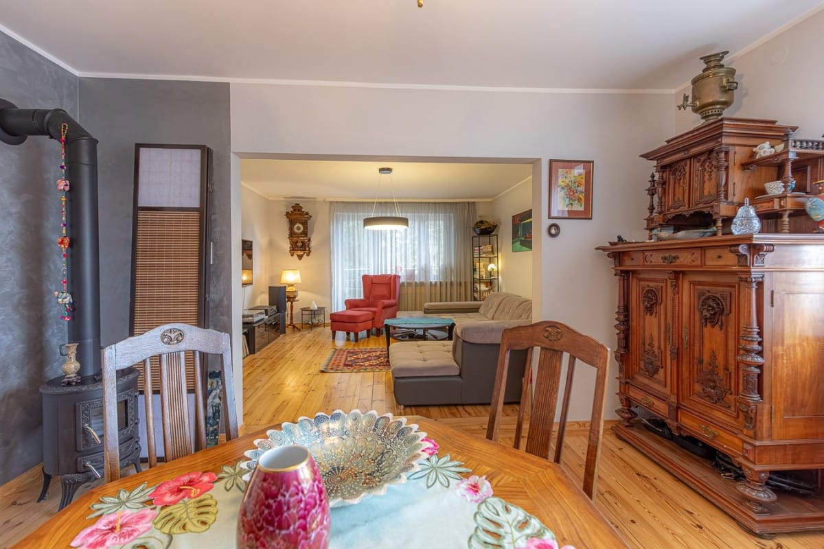 Dom 6 pokojowe na Sprzedaż