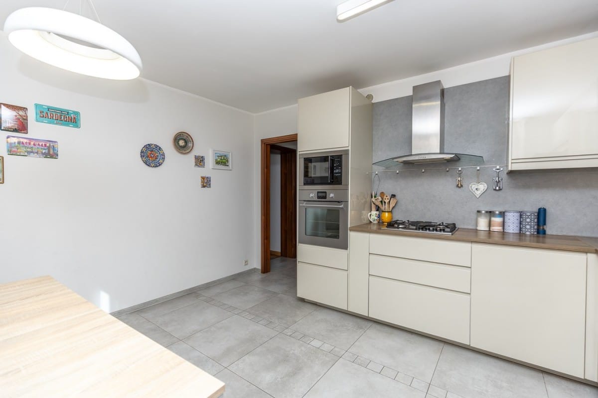 Dom 6 pokojowe na Sprzedaż