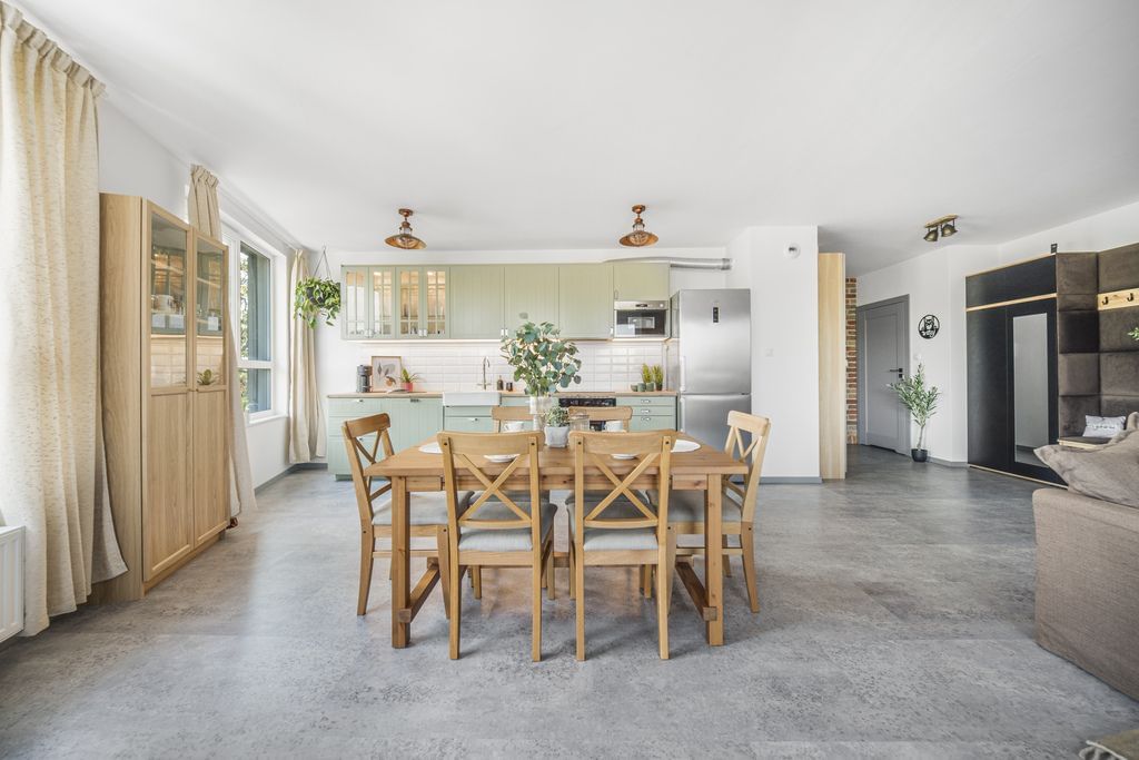 Mieszkanie 4 pokojowe na Sprzedaż