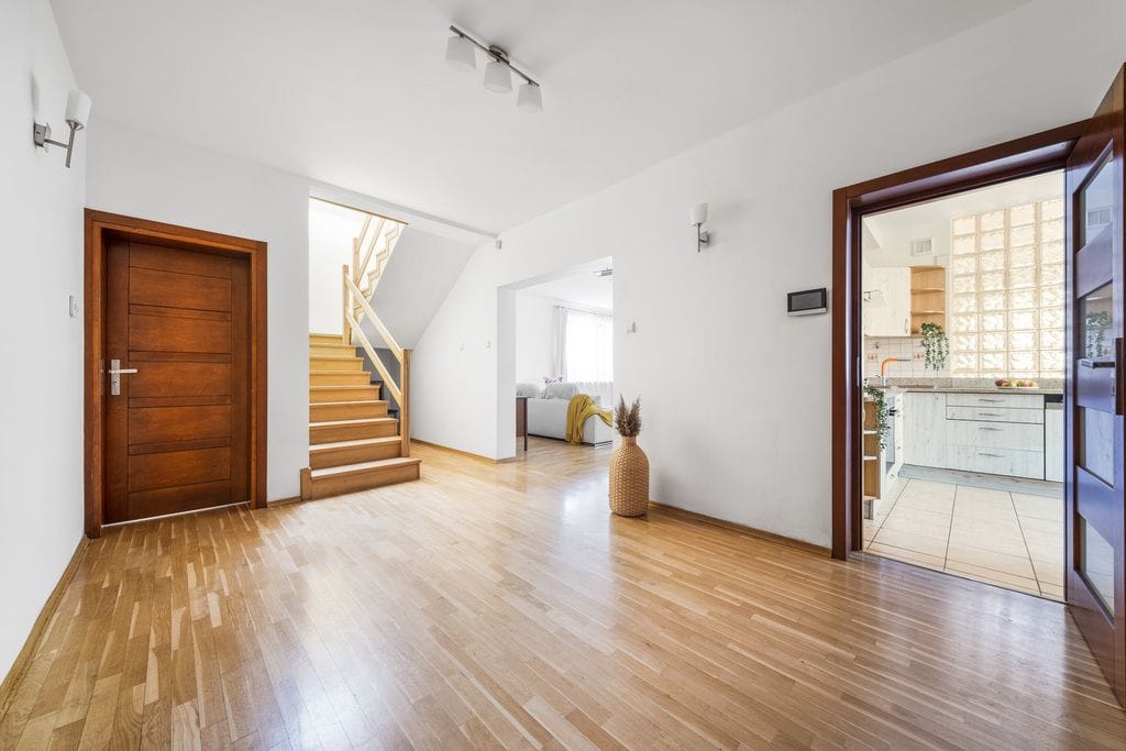 Dom 6 pokojowe na Sprzedaż