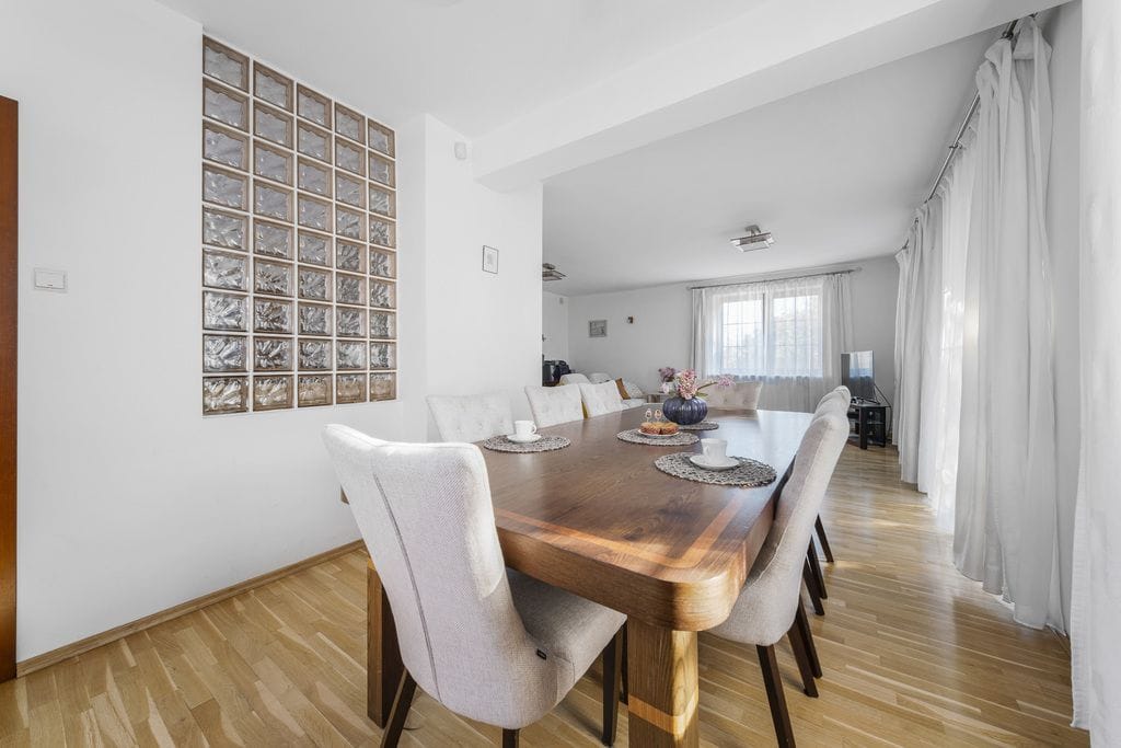 Dom 6 pokojowe na Sprzedaż