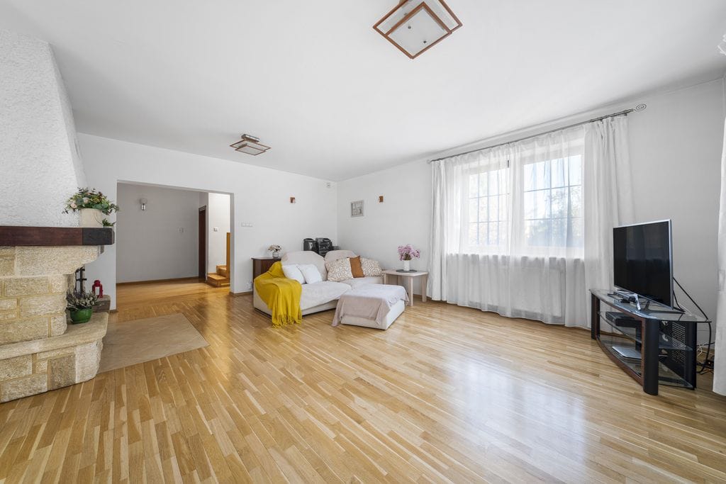 Dom 6 pokojowe na Sprzedaż