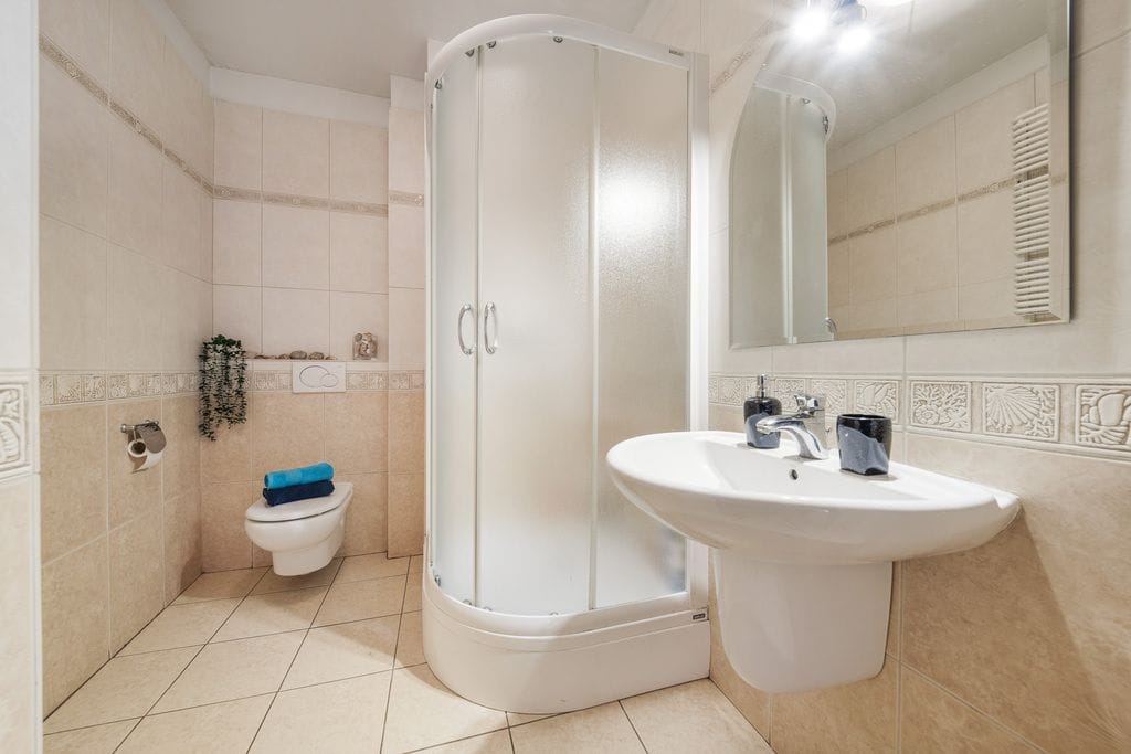 Dom 6 pokojowe na Sprzedaż