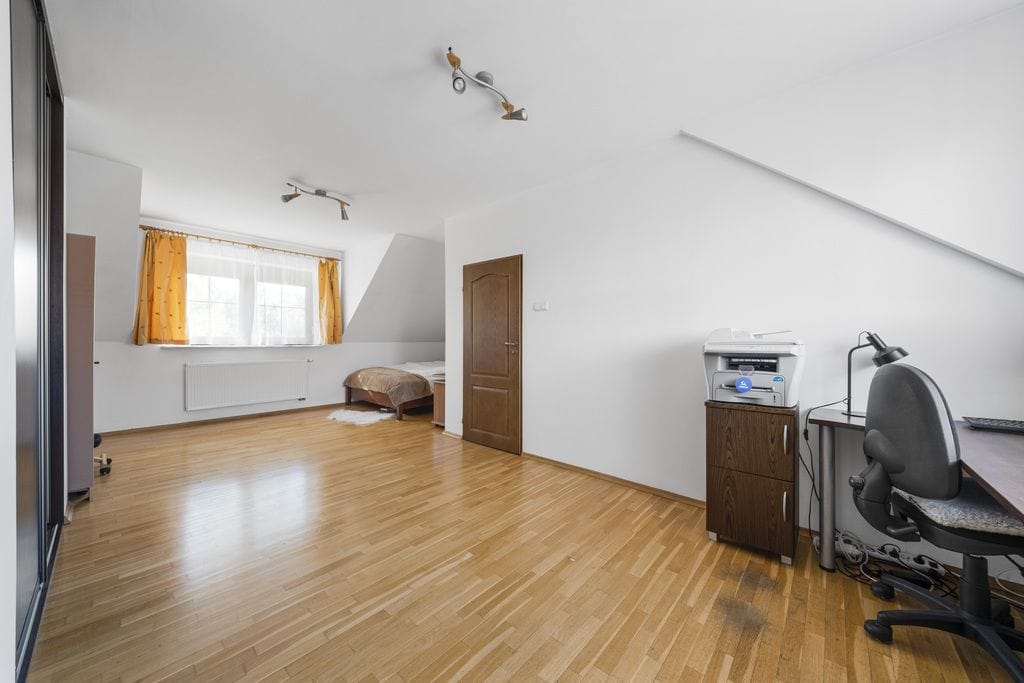 Dom 6 pokojowe na Sprzedaż