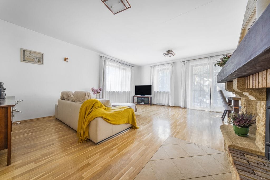 Dom 6 pokojowe na Sprzedaż