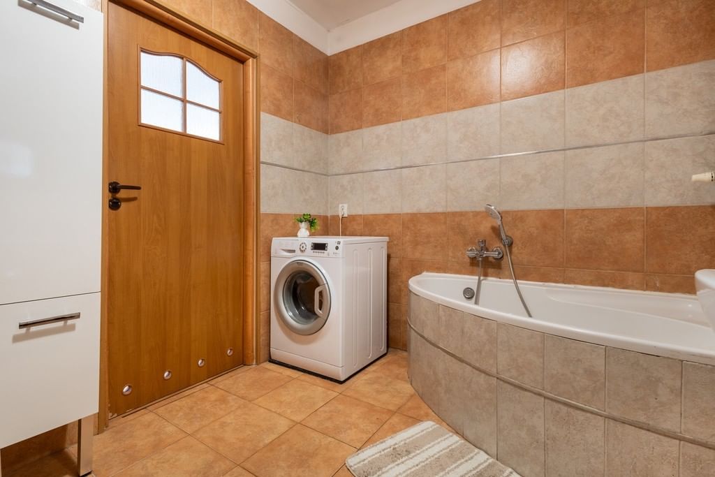 Mieszkanie 5 pokojowe na Sprzedaż