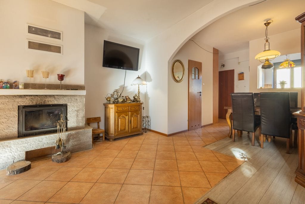 Mieszkanie 5 pokojowe na Sprzedaż