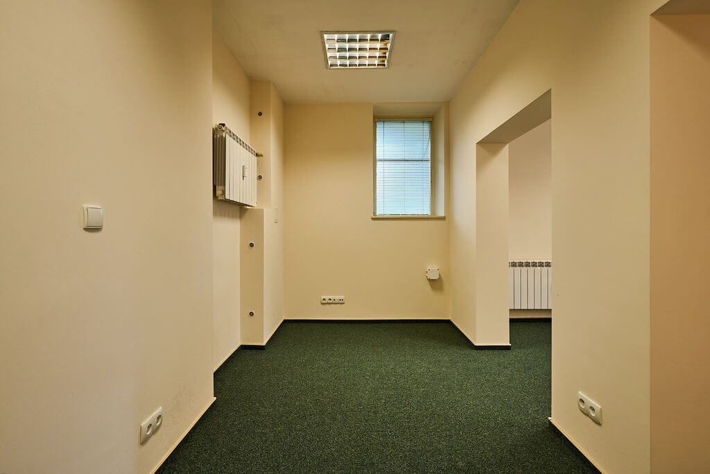 Lokal użytkowy  pokojowe na Sprzedaż