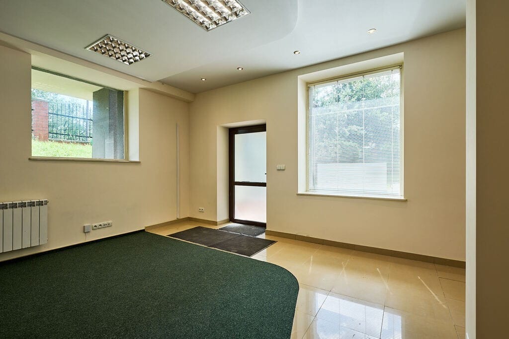 Lokal użytkowy  pokojowe na Sprzedaż