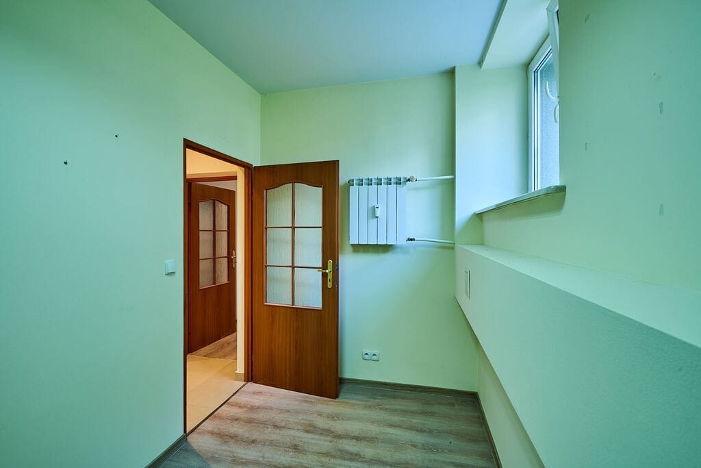 Lokal użytkowy  pokojowe na Sprzedaż