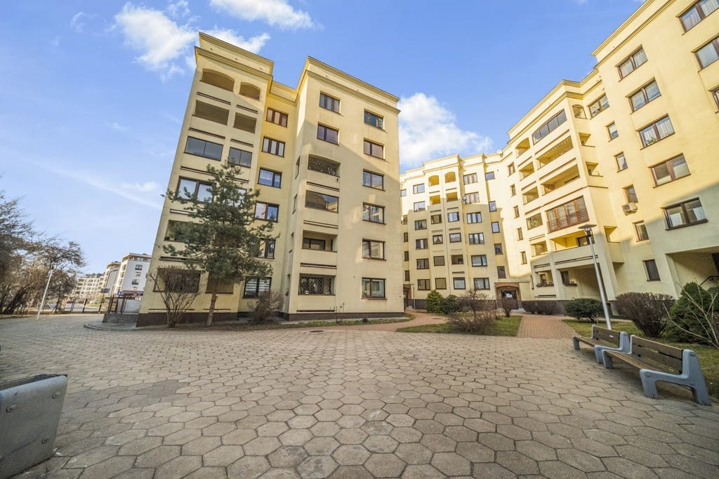 Mieszkanie 4 pokojowe na Sprzedaż