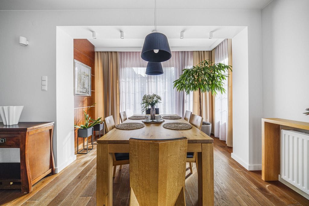 Dom 6 pokojowe na Sprzedaż