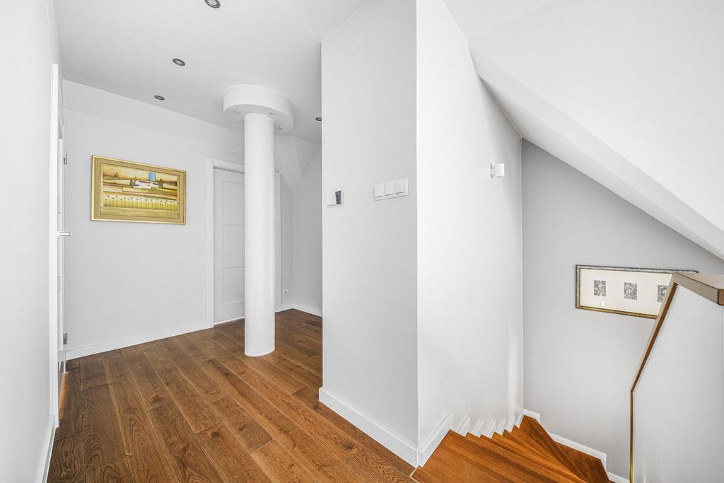 Dom 6 pokojowe na Sprzedaż