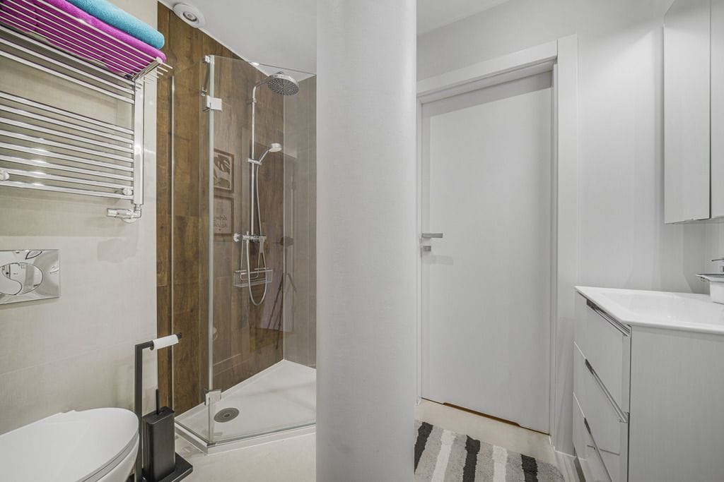 Dom 6 pokojowe na Sprzedaż