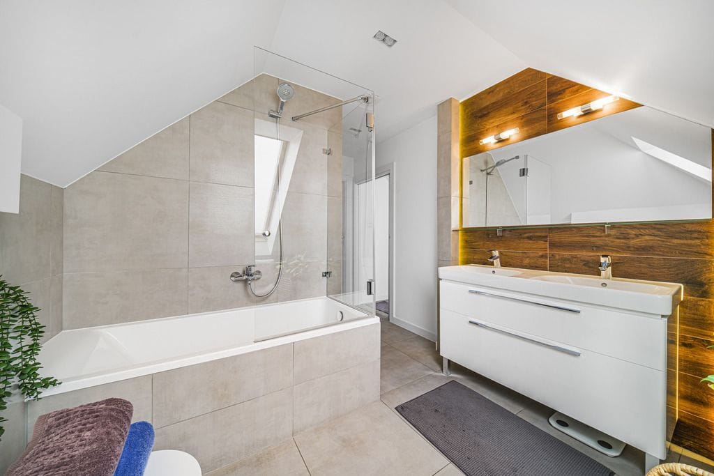 Dom 6 pokojowe na Sprzedaż