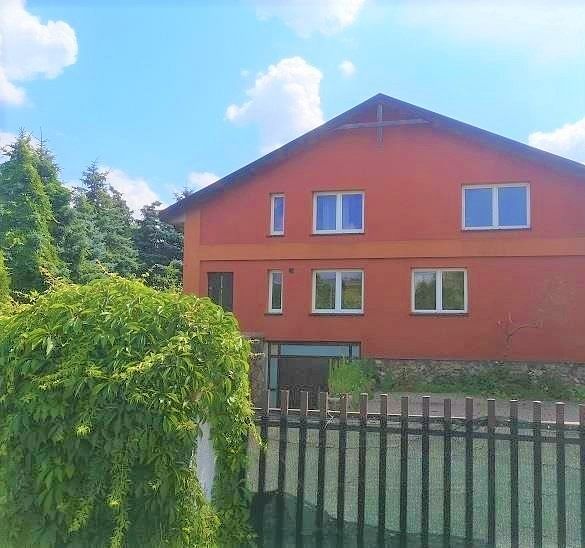 Dom 11 pokojowe na Sprzedaż
