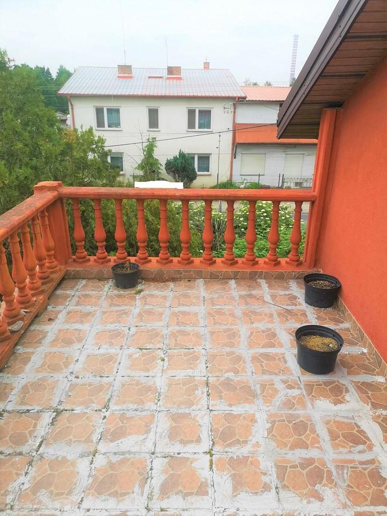 Dom 11 pokojowe na Sprzedaż