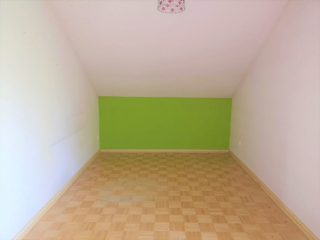 Dom 8 pokojowe na Sprzedaż